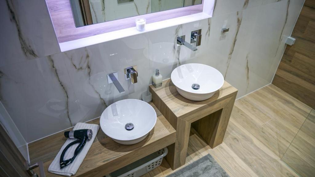 P & K Design Ltd Flats By Rentals Pro Services - 尼亚·蒙达尼亚 外观 照片